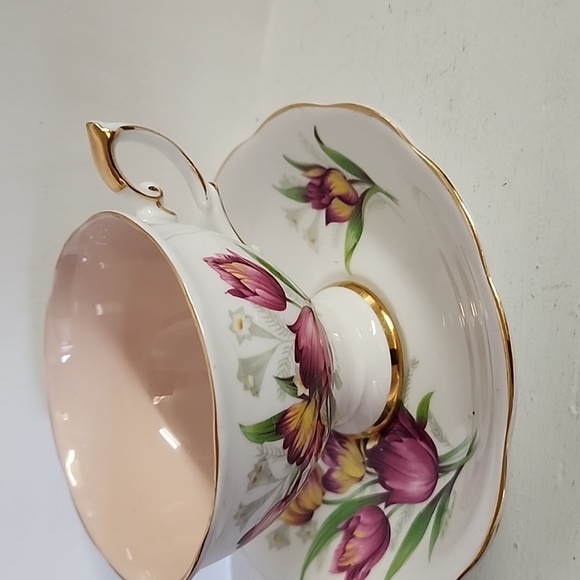 Royal Standard Tea Cup & saucer, Pink on White Pedestal Tea Cup very rare - Picture 7 of 9